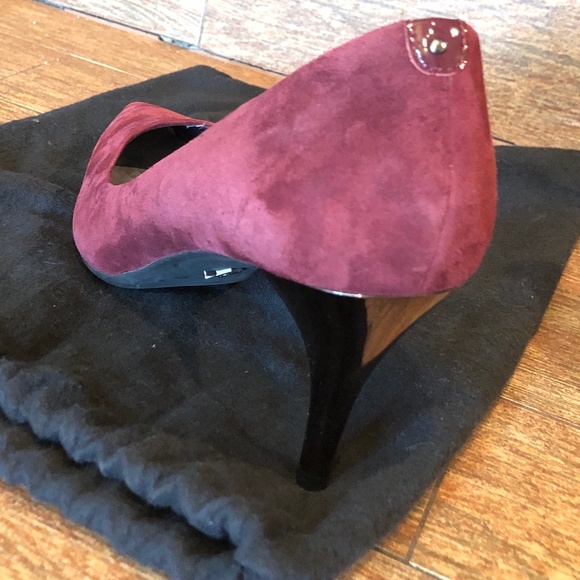 Kenneth Cole silver edition burgundy suede pointed toes pumps - Picture 4 of 6